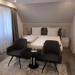 Meyer Hotel